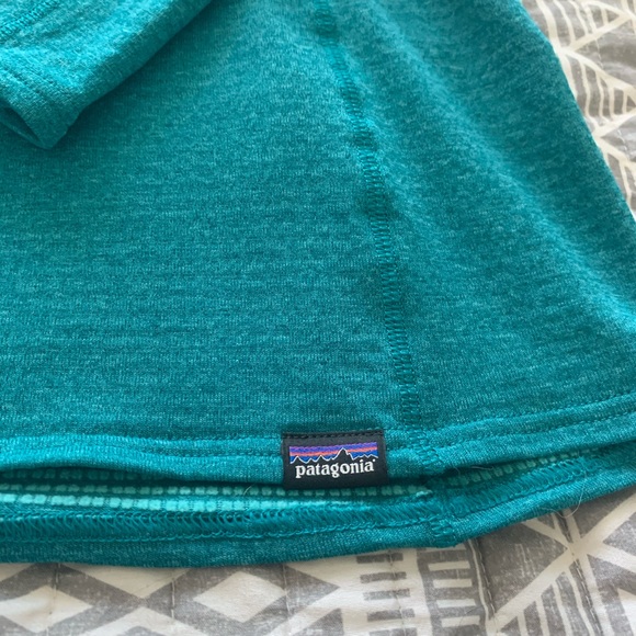 Patagonia capilene base layer size small - Picture 2 of 5